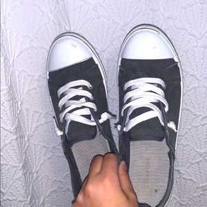 Maurice’s Grey sneakers! Size 7